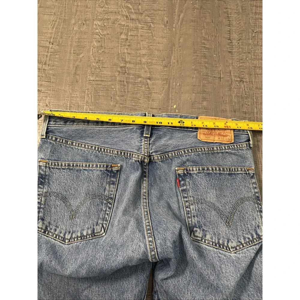 Vintage  Levi's 501 men's jeans 36/32 (31) Denim Button Fly 100% Cotton  5010193